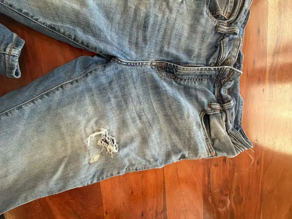 Aeropostale  Men’s Athletic Skinny Distressed Blue Jeans Size 34x34